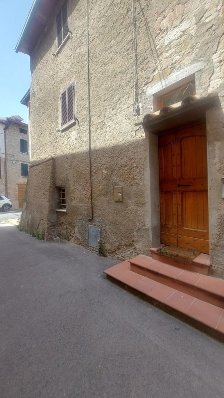 Hus från källare till tak i Perugia