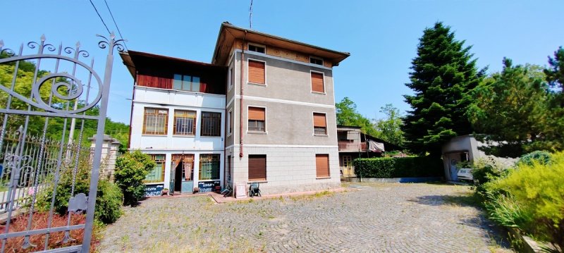 Vrijstaande woning in Curino