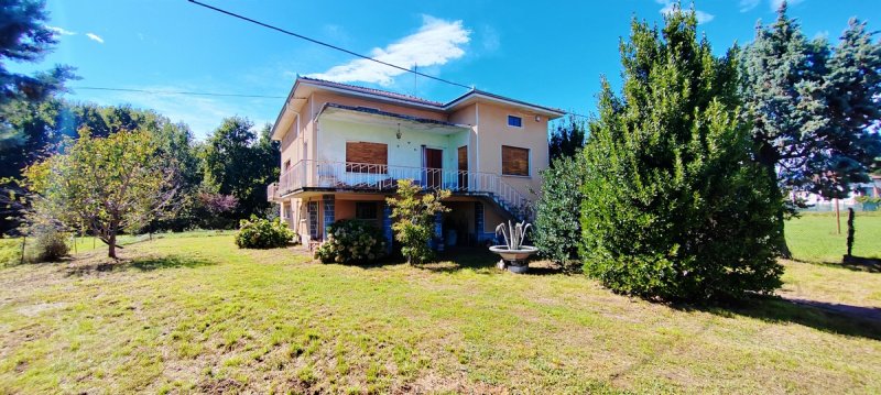 Detached house in Brusnengo