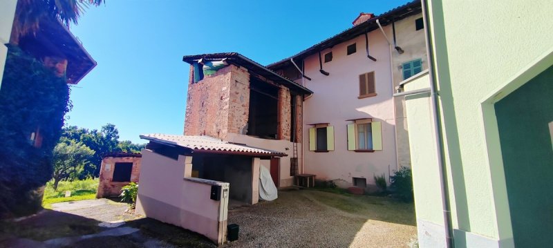 Detached house in Brusnengo