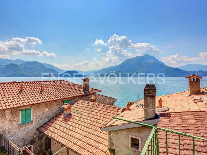 Detached house in Varenna