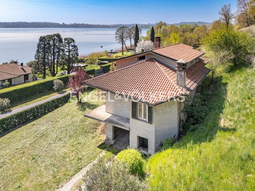Villa i Pusiano
