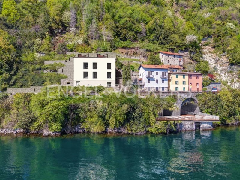 Villa in Brienno