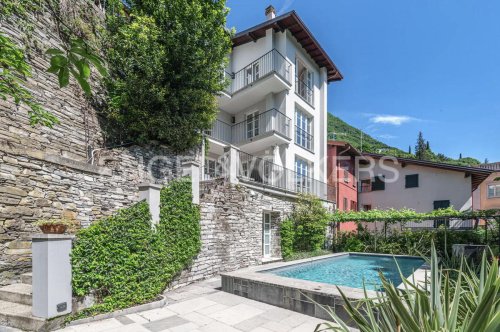 Villa in Carate Urio