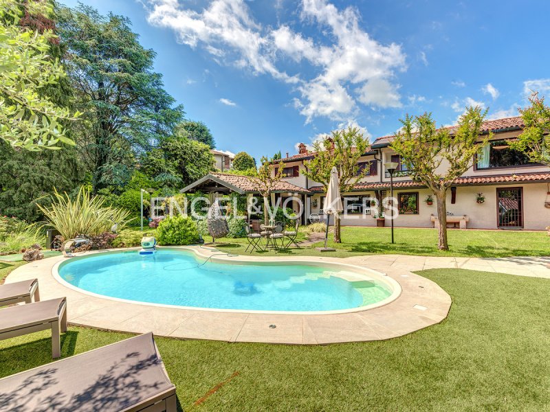 Villa in Imbersago