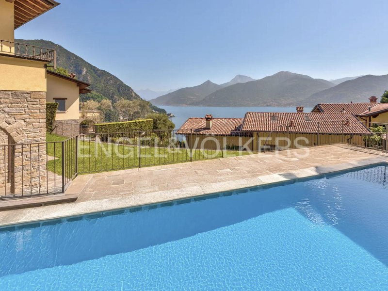 Особняк в Менаджо