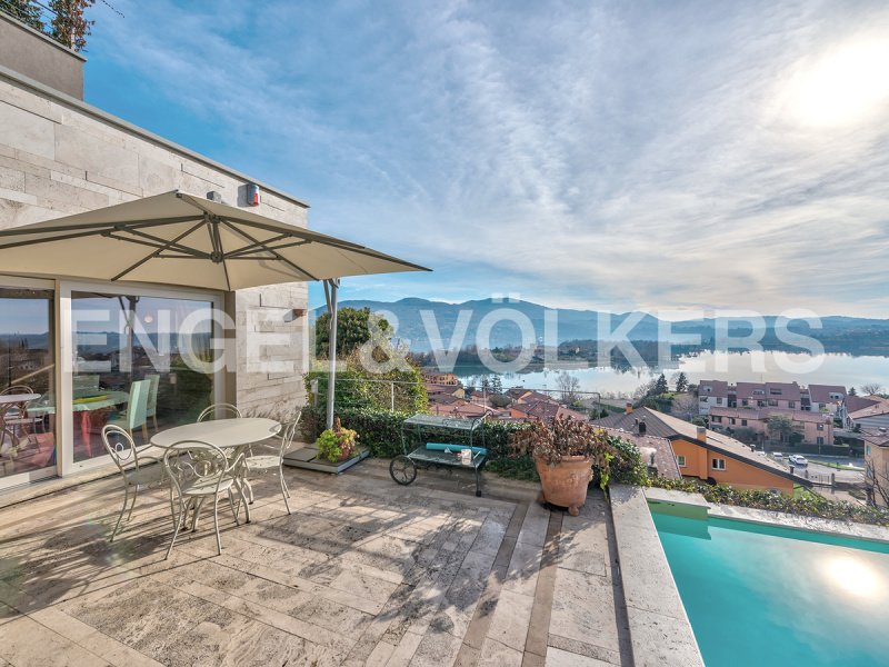 Semi-detached house in Civate