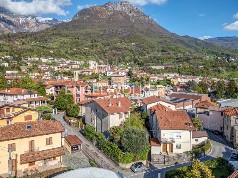 House in Mandello del Lario