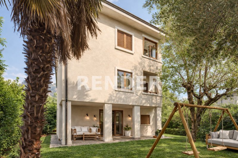 House in Mandello del Lario