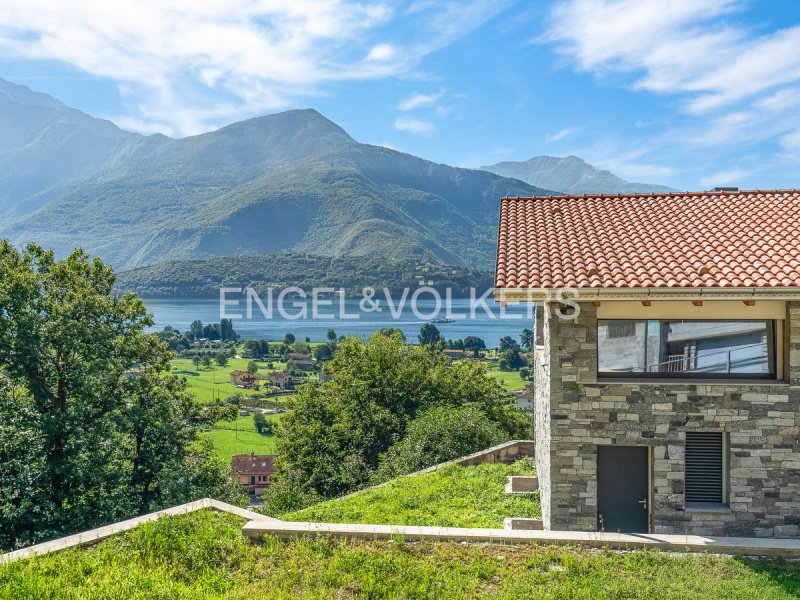 Villa i Gravedona ed Uniti