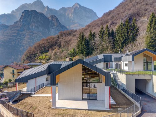 Half-vrijstaande woning in Lecco