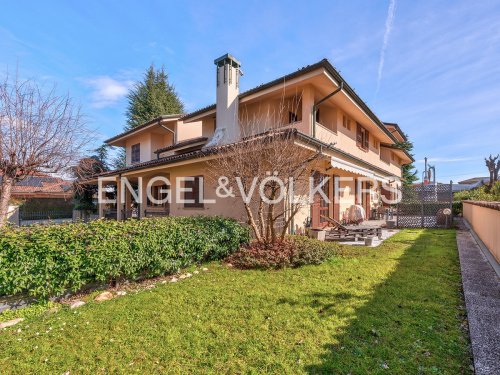 Villa i Cabiate