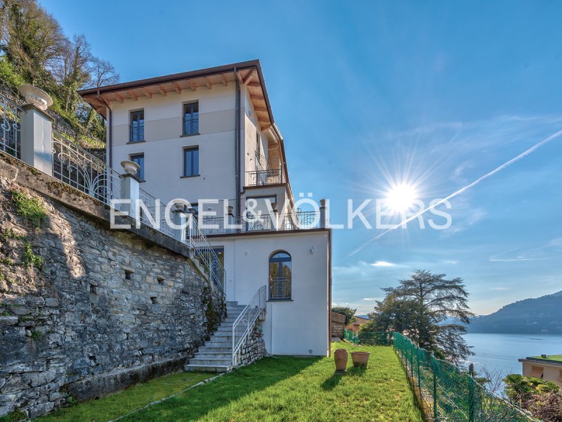 Villa in Torno