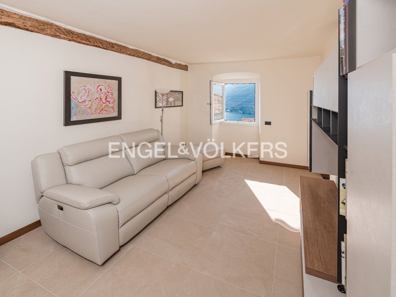Apartment in Pognana Lario