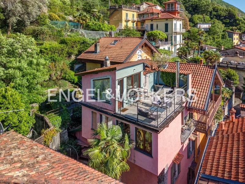 Semi-detached house in Varenna