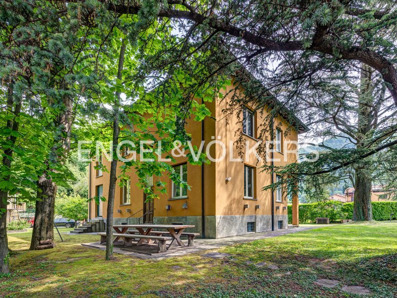 Villa in Canzo