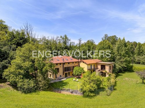 Semi-detached house in Castello di Brianza