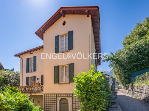 Detached house in Griante