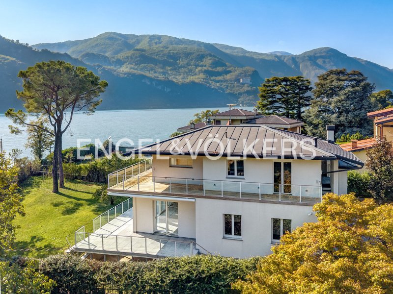 Villa à Abbadia Lariana