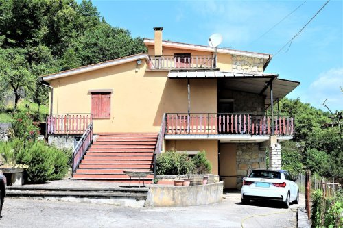 Villa in Sambuci