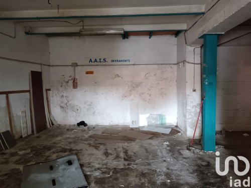 Commercial property in Genoa