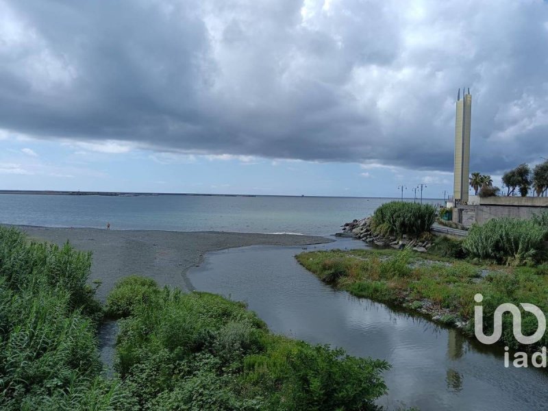 Edifício comercial em Génova