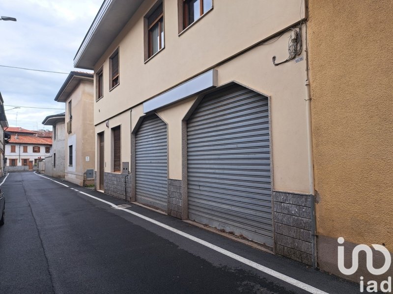 Edifício comercial em Rovello Porro