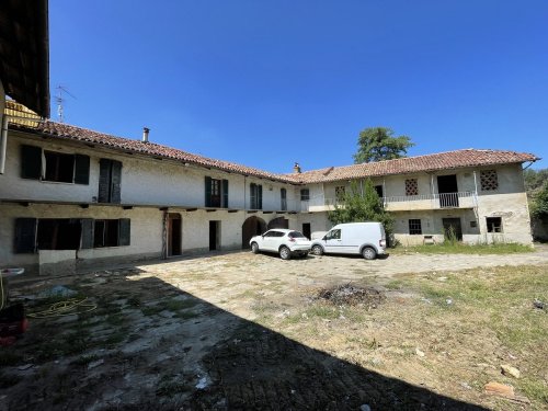 Villa i Cossano Belbo