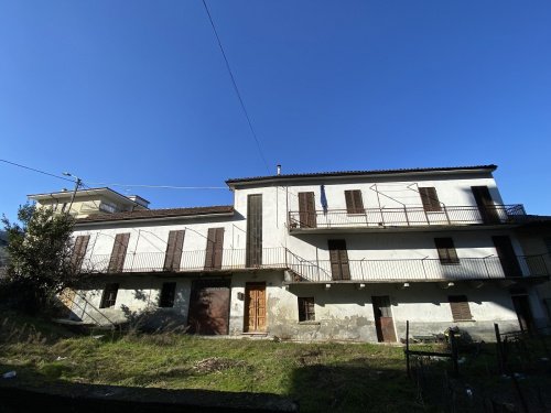 Haus in Santo Stefano Belbo