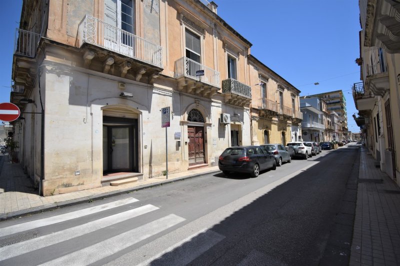 Apartamento histórico em Avola