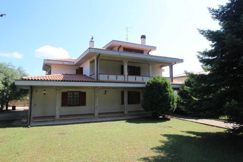 Villa in Collecorvino