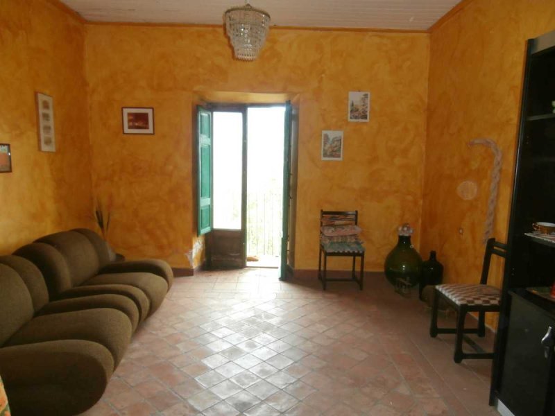 Сельский дом в Сант'Анджело-ди-Броло