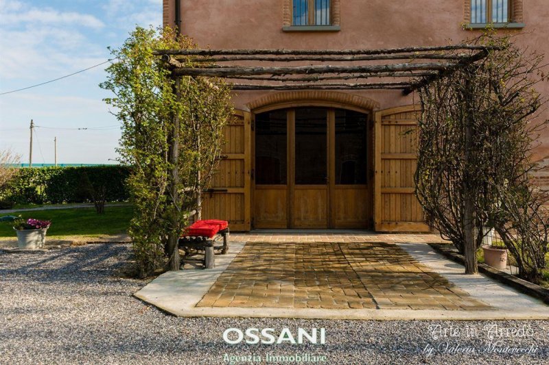 Detached house in Faenza