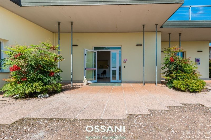 博洛涅塞堡商业房产