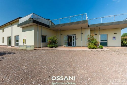 博洛涅塞堡商业房产