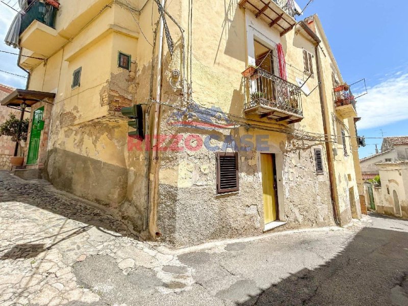 Casa geminada em Corigliano-Rossano