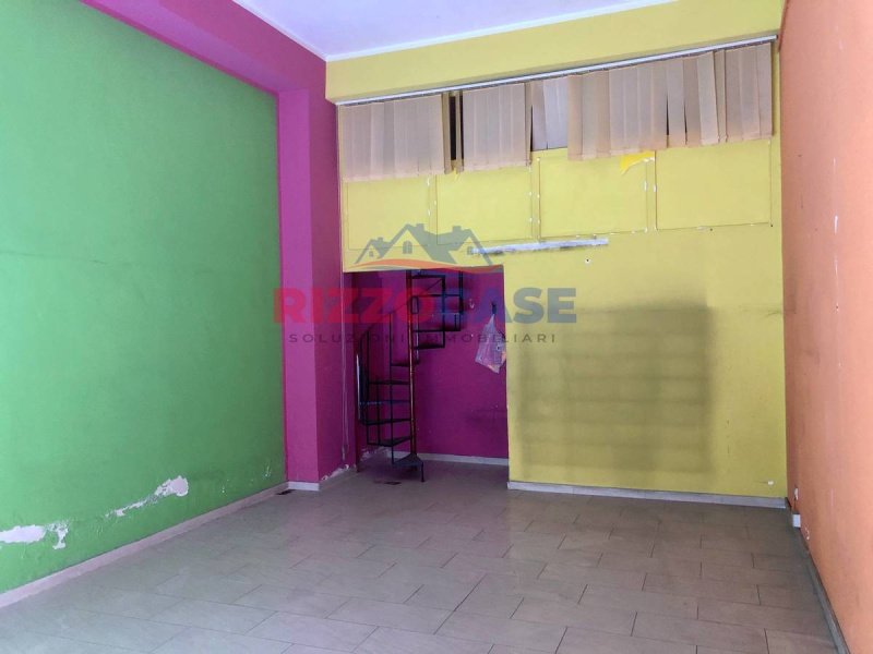 Inmueble comercial en Corigliano-Rossano