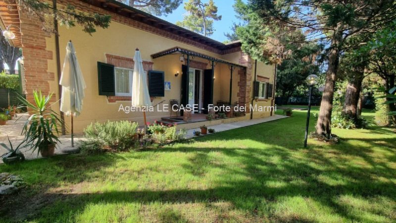 Villa in Forte dei Marmi