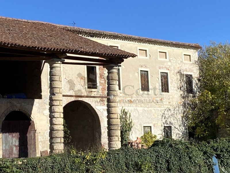 Villa in Lonigo