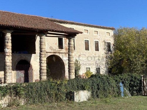 Villa a Lonigo