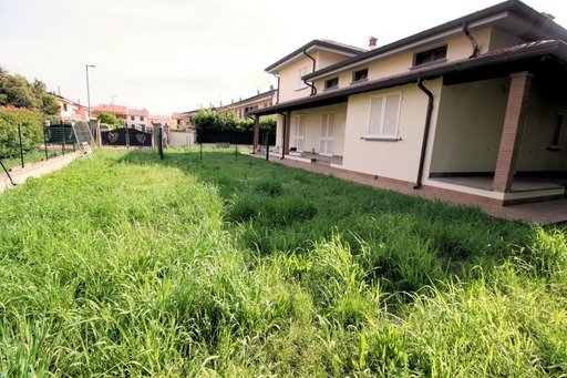 Moradia com terraço em Vecchiano