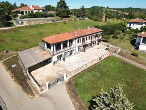 Country house in Asti