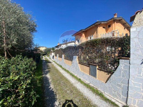 Terraced house in Montignoso