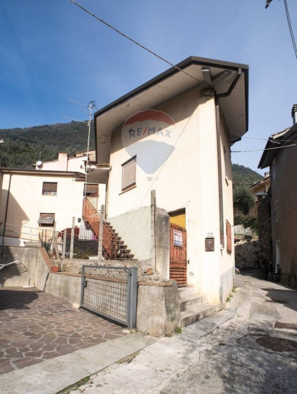 Detached house in Pietrasanta