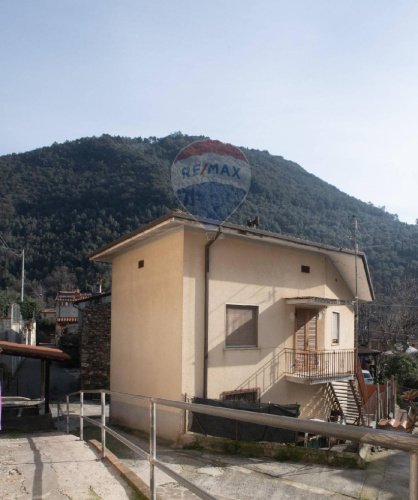 Detached house in Pietrasanta