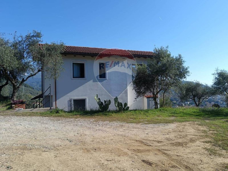 Villa in Carrara