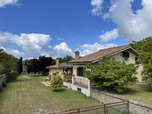 Villa en Campagnano di Roma