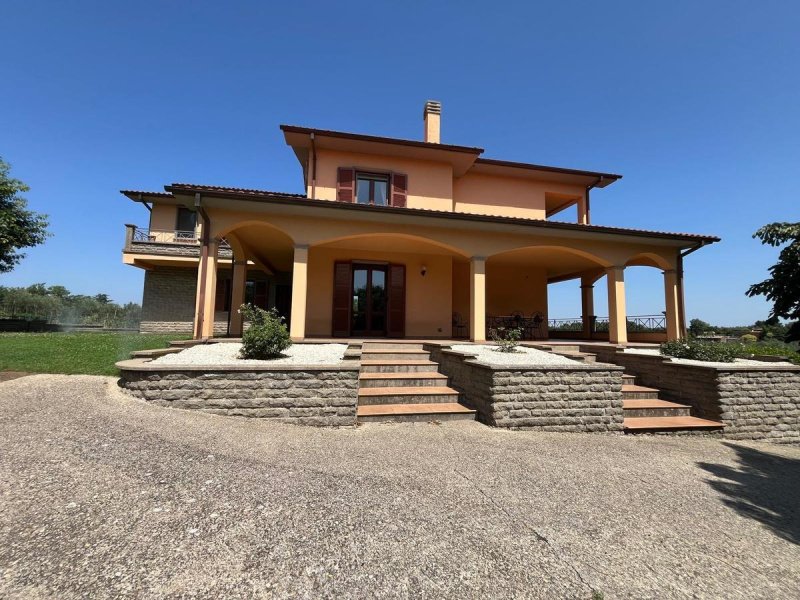 Villa à Viterbe