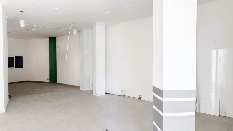 Kommersiell byggnad i Bracciano