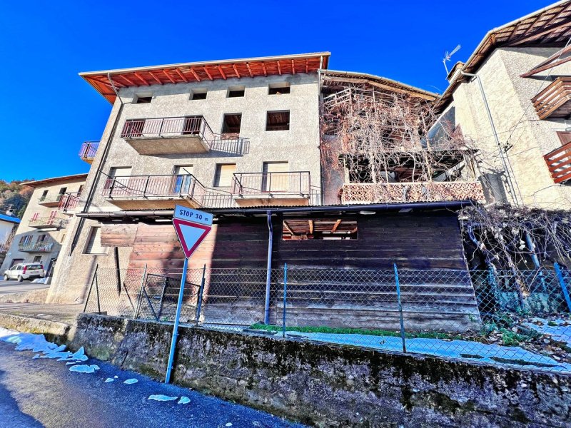 Vrijstaande woning in Stenico